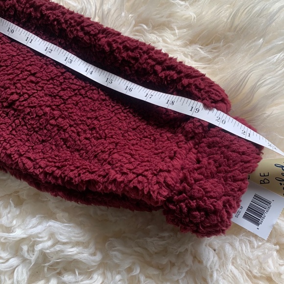 Sherpa Zip Up Sweater in Burgandy - Size M - Picture 10 of 11